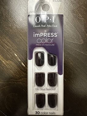 OPI Press-On Manicure Nails in Deep Purple short